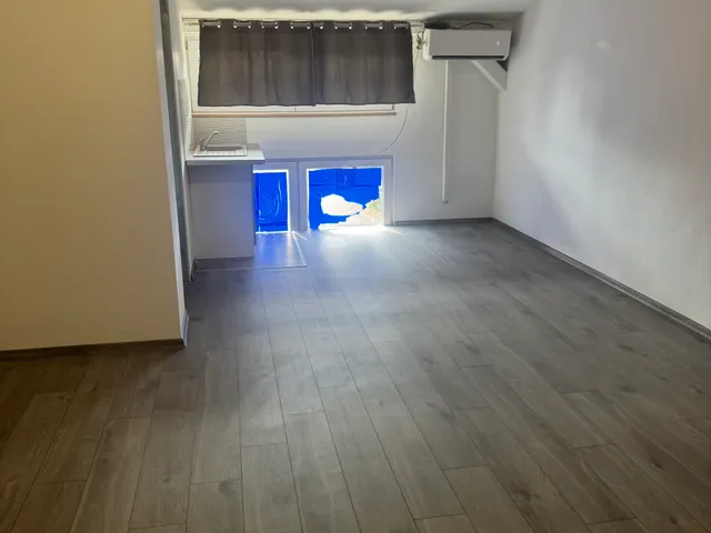 Kiadó kereskedelmi és ipari ingatlan Budapest XXI. kerület, Gyártelep, Mag utca 31 nm