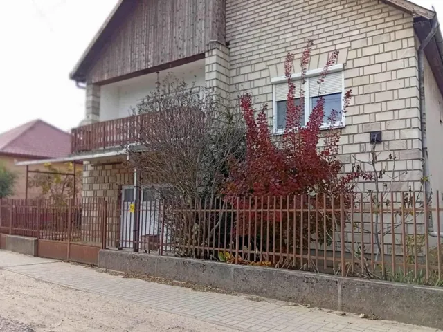 Eladó ház Balkány 199 nm