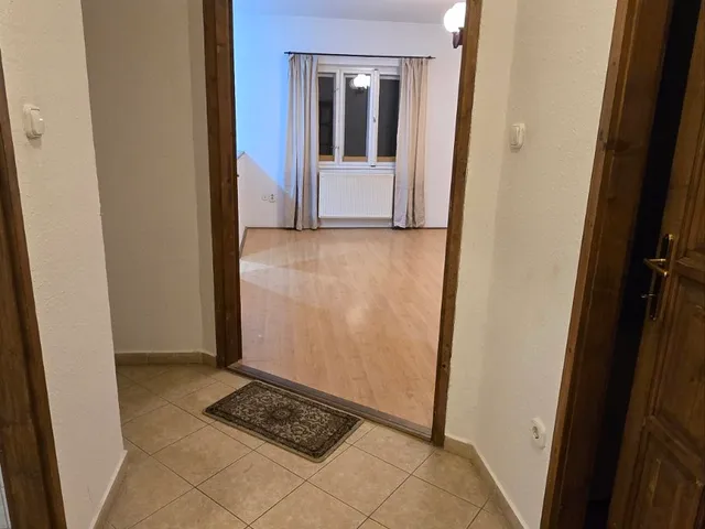 Kiadó lakás Budapest II. kerület, Országút 55 nm