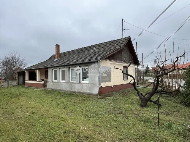 Eladó ház Tápiószentmárton 50 nm