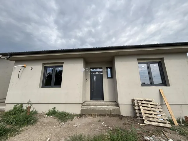 Eladó ház Cegléd 65 nm