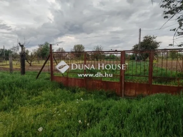 Eladó telek Cegléd 2229 nm