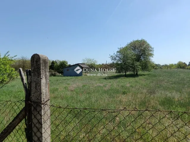 Eladó telek Csemő 2153 nm