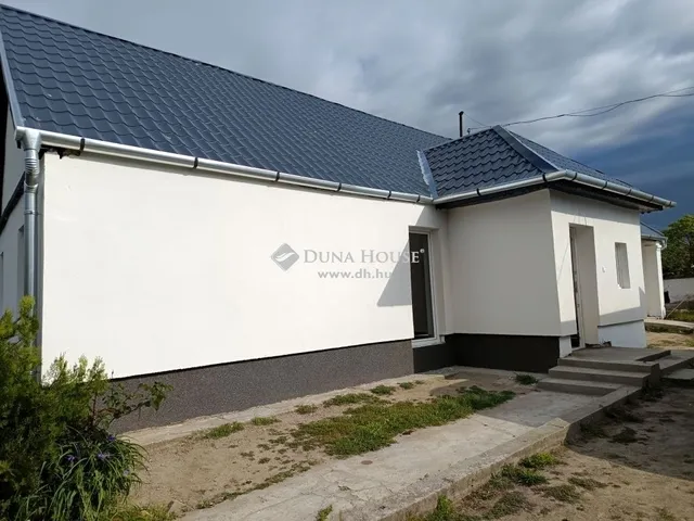 Eladó ház Tápiószentmárton 75 nm