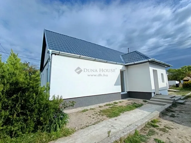 Eladó ház Tápiószentmárton 75 nm