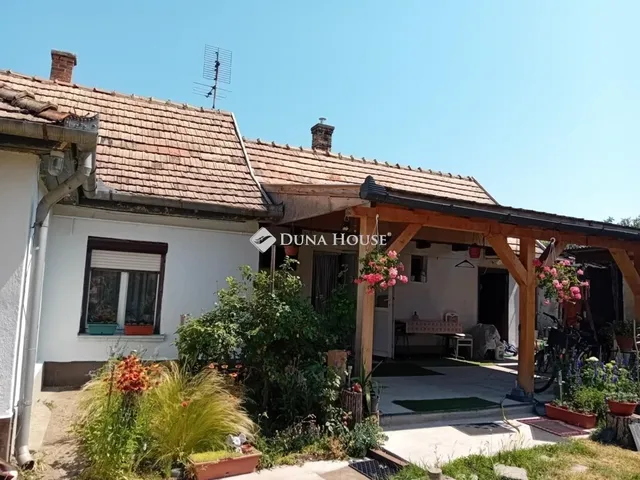 Eladó ház Szentmártonkáta 69 nm