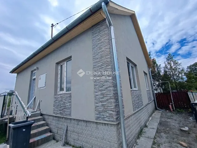 Eladó ház Újszász 58 nm