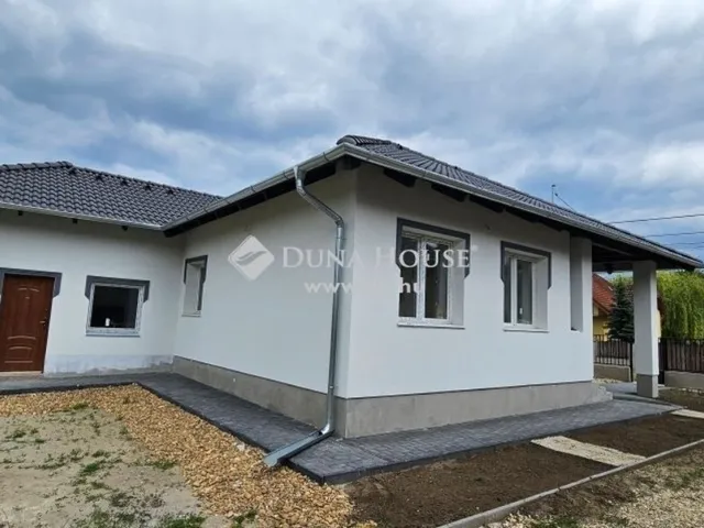 Eladó ház Tápióság 90 nm
