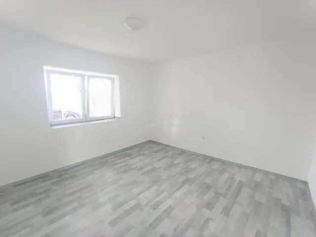 Eladó ház Újszász 58 nm