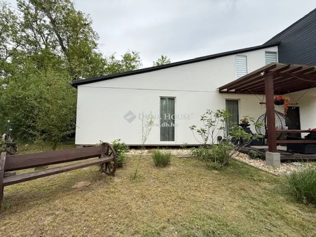Eladó mezőgazdasági ingatlan Mikebuda 168 nm