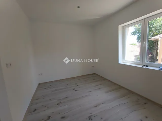 Eladó ház Újszász 66 nm