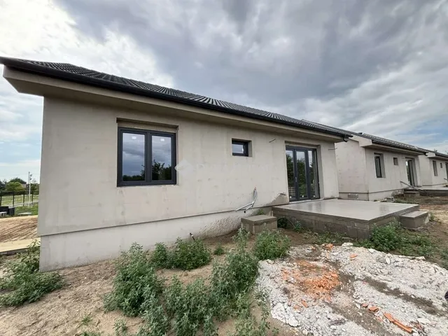 Eladó ház Cegléd 65 nm