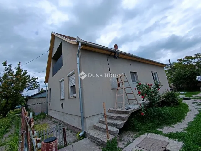 Eladó ház Újszász 107 nm