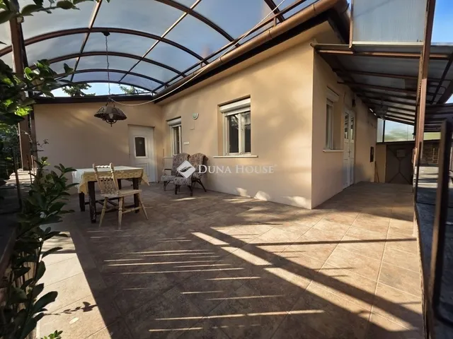 Eladó ház Cegléd 195 nm