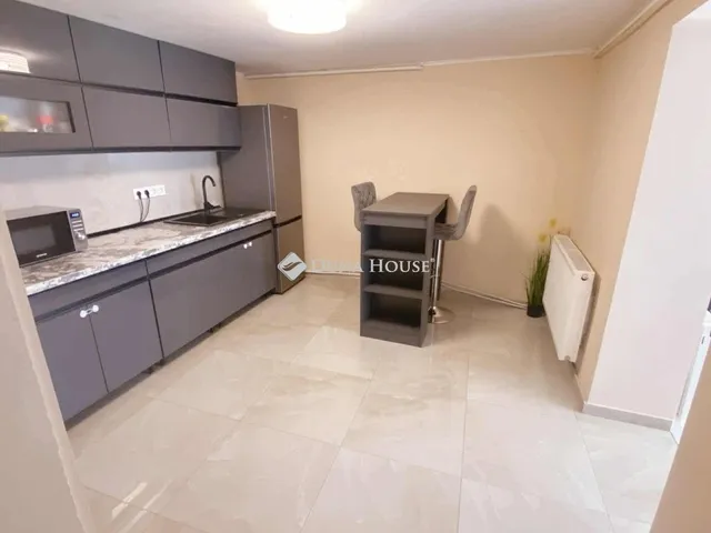 Eladó ház Újszász 73 nm