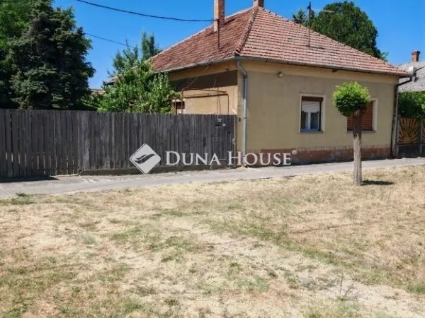 Eladó ház Jászkarajenő 137 nm