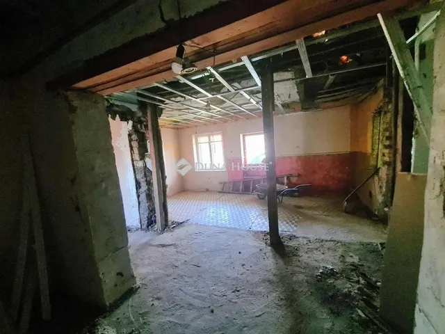 Eladó ház Tápiószentmárton 140 nm