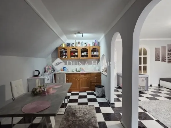 Eladó lakás Abony 69 nm