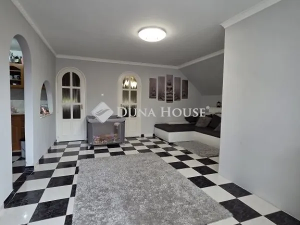 Eladó lakás Abony 69 nm