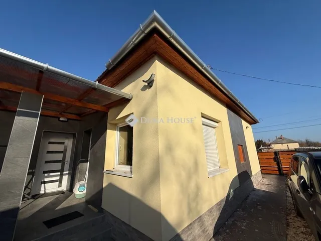 Eladó ház Törtel 90 nm