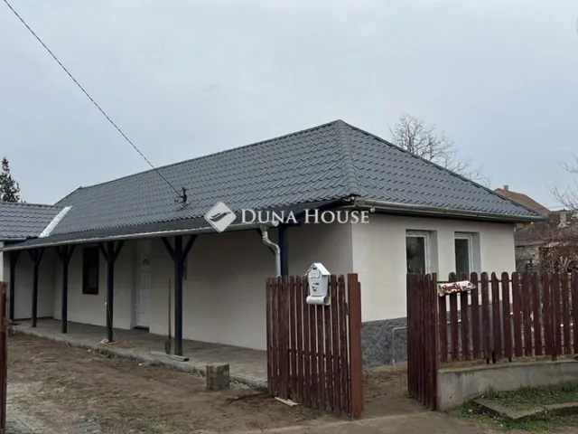 Eladó ház Tápióbicske 61 nm