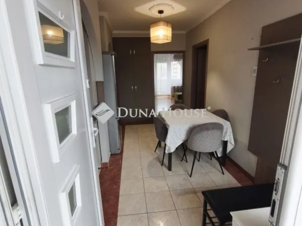 Eladó lakás Cegléd 64 nm