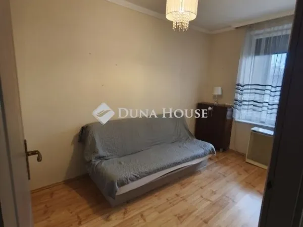 Eladó lakás Cegléd 64 nm