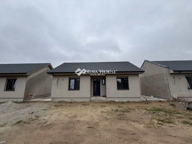 Eladó ház Cegléd 65 nm