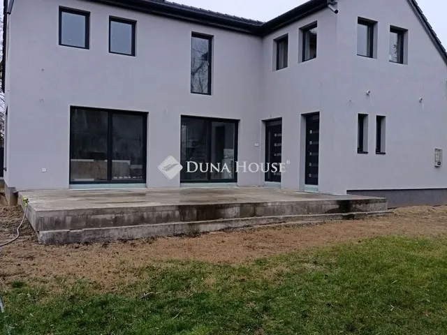 Eladó ház Tápiószentmárton 128 nm