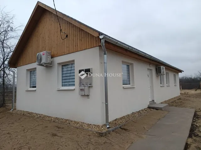 Eladó ház Tápiószentmárton 83 nm