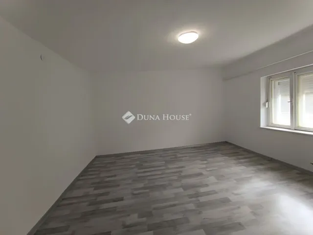 Eladó ház Szolnok 42 nm