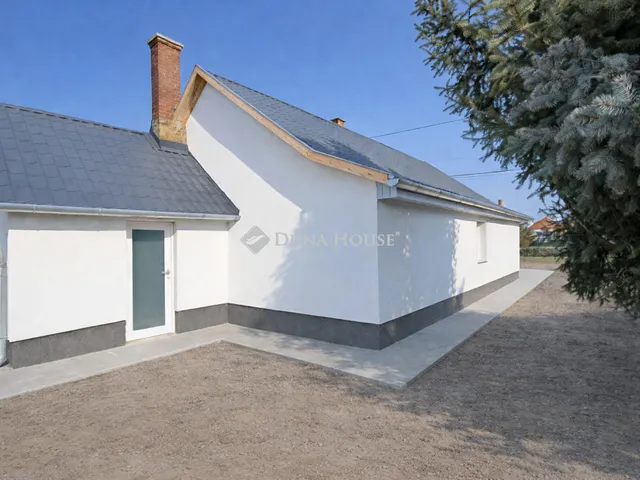 Eladó ház Törtel 68 nm