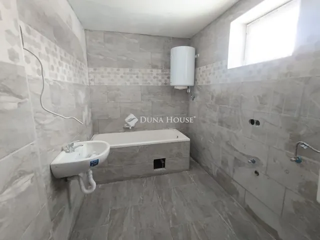 Eladó ház Törtel 68 nm