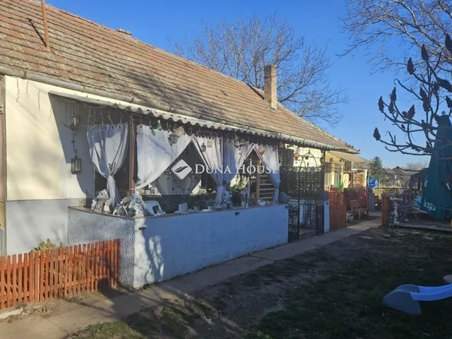 Eladó ház Tápiószentmárton 69 nm