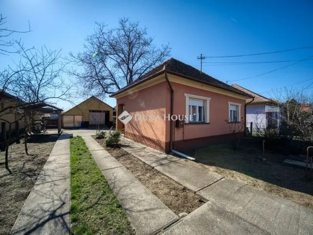Eladó ház Újszilvás 75 nm