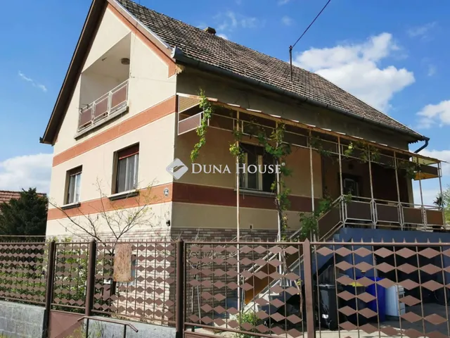 Eladó ház Tápiószentmárton 93 nm