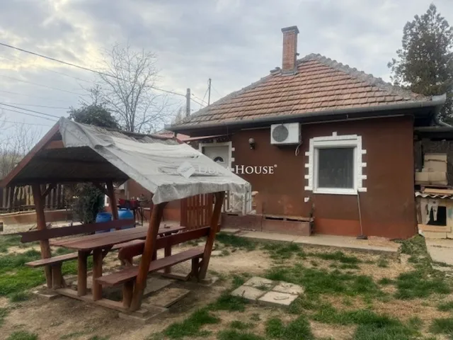 Eladó ház Úri 58 nm