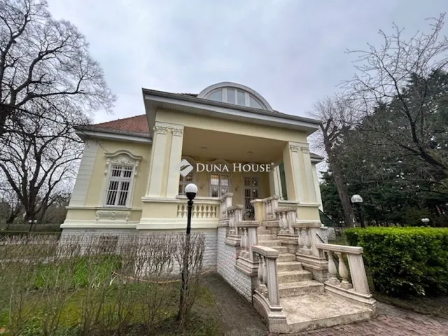 Eladó ház Budapest XVI. kerület 450 nm