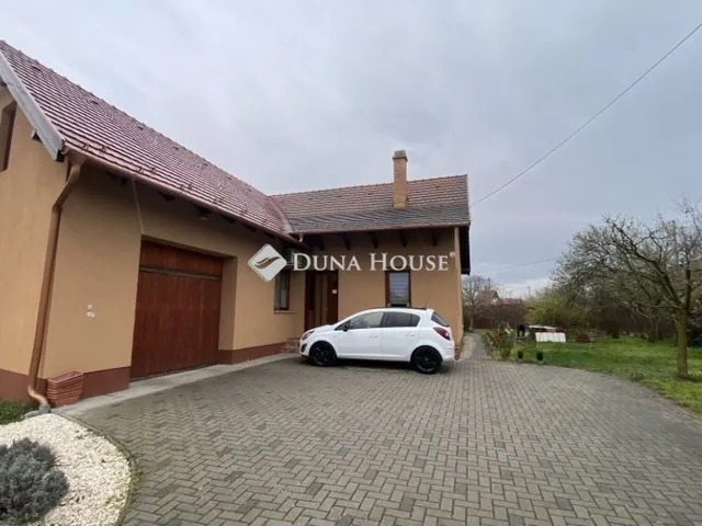 Eladó ház Tápióbicske 160 nm