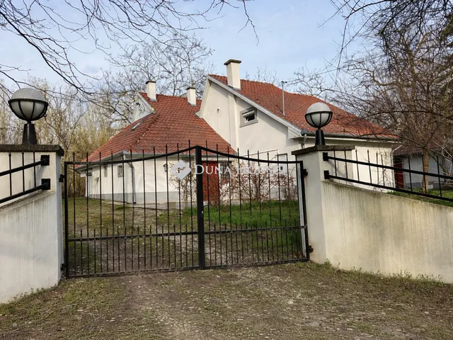 Eladó mezőgazdasági ingatlan Mikebuda 164 nm