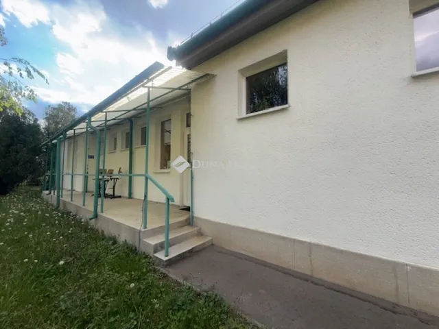 Eladó kereskedelmi és ipari ingatlan Vecsés 344 nm