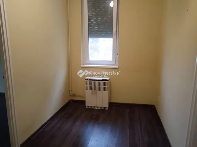Eladó lakás Cegléd 57 nm