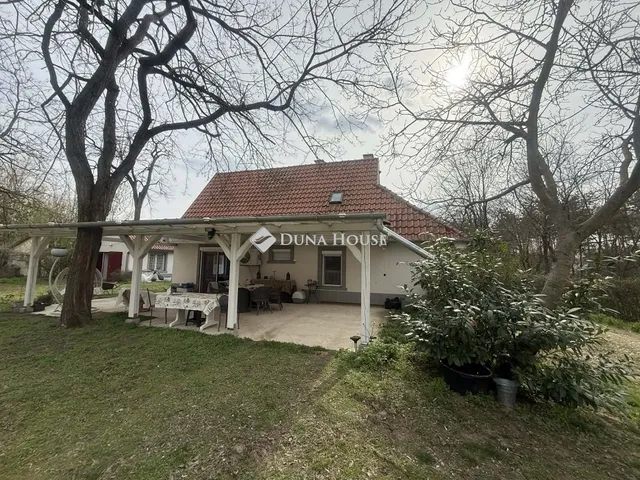 Eladó mezőgazdasági ingatlan Mikebuda 164 nm