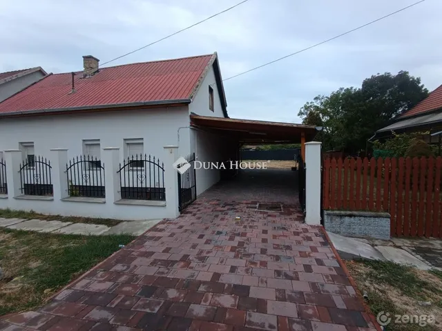 Eladó ház Újszász 67 nm