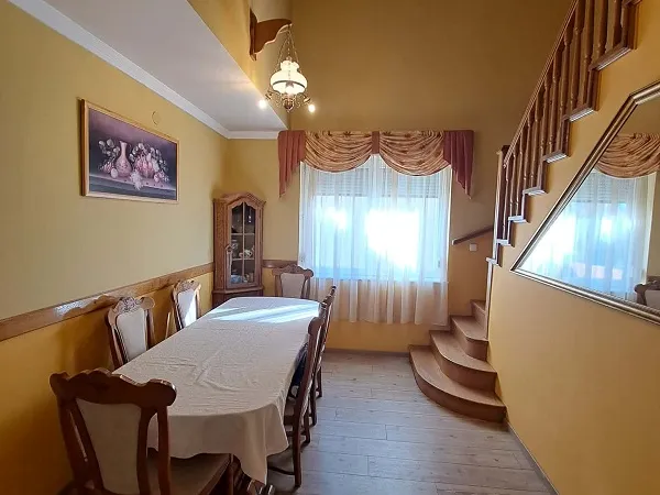 Eladó ház Debrecen, Veres Péter-kert 203 nm