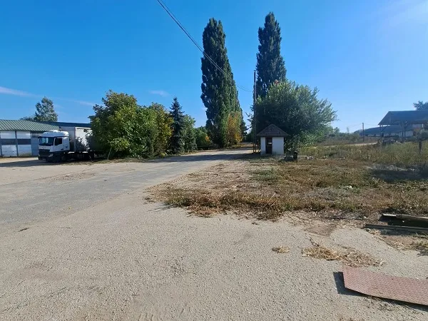Kiadó kereskedelmi és ipari ingatlan Nyíradony, Aradványpuszta 300 nm