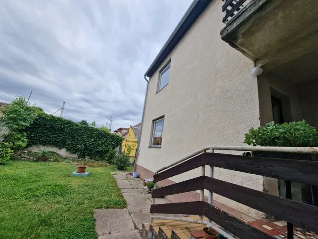Eladó ház Budapest XXI. kerület, Erdőalja 200 nm