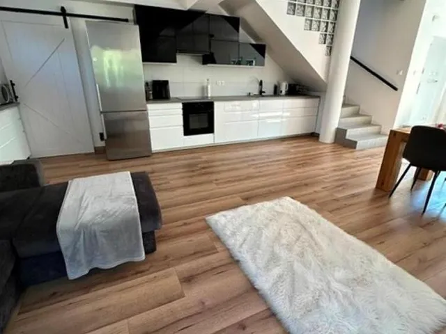 Eladó lakás Halásztelek 138 nm