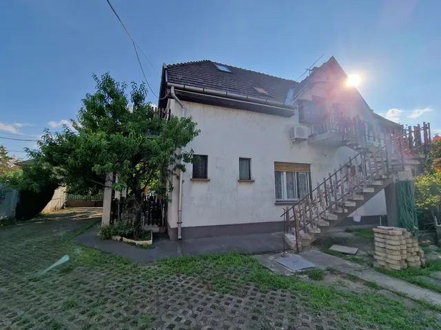 Eladó ház Budapest XXI. kerület, Erdőalja 196 nm
