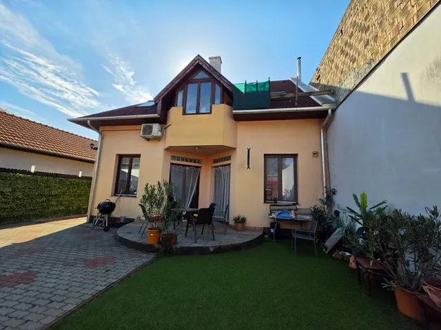 Eladó ház Budapest XXI. kerület, Mátyás 144 nm